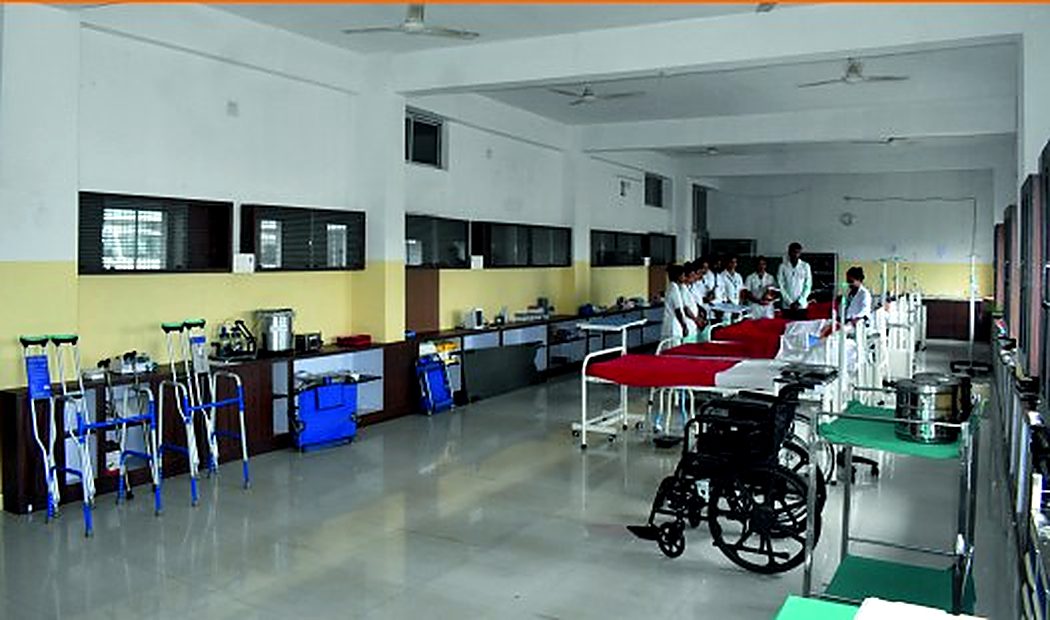 Anatomy and physiology lab with virtual dissection at nursing college Bokaro